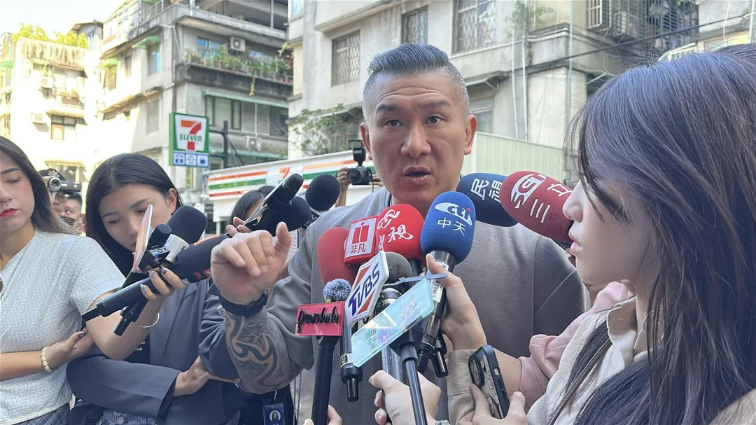 館長強調是針對網友留言受不了才回的。（圖／塗豐駿攝）