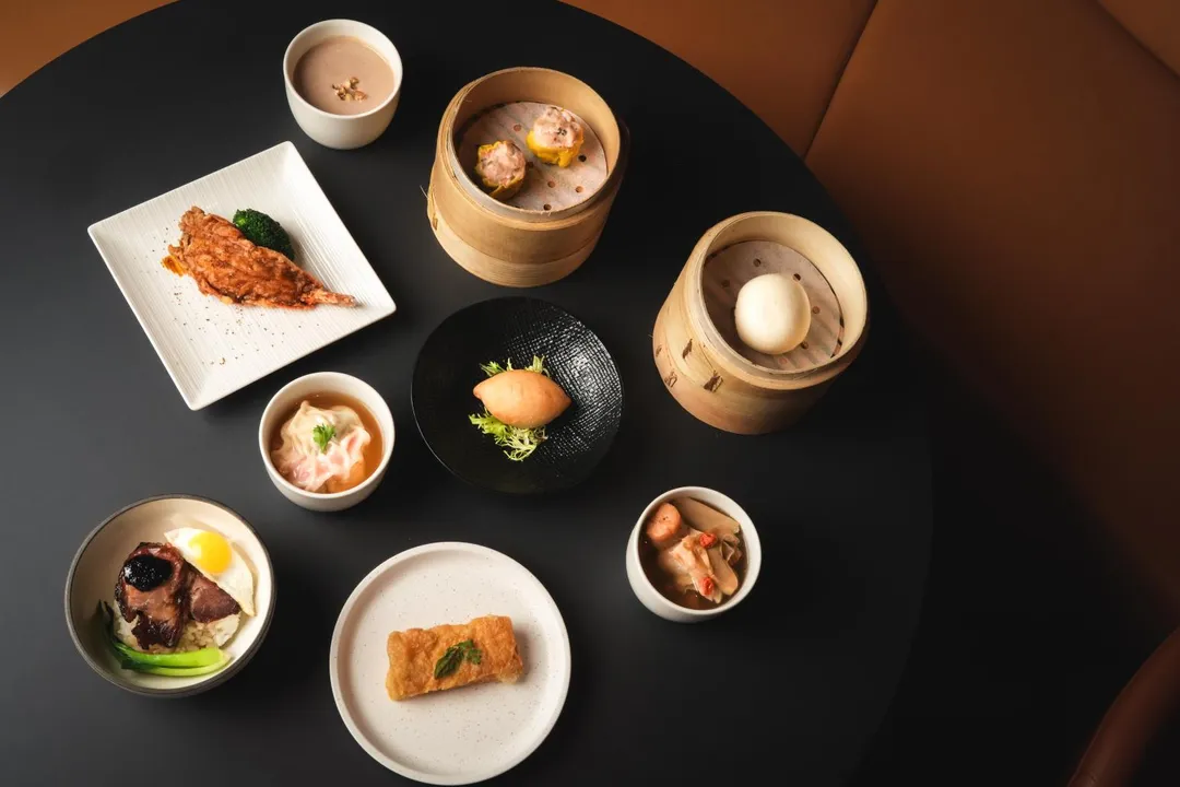 除了請客樓，星宇航空也和入圍米其林指南的辰園餐廳合作，提供經典菜色給機場貴賓室旅客。（圖／星宇航空提供）