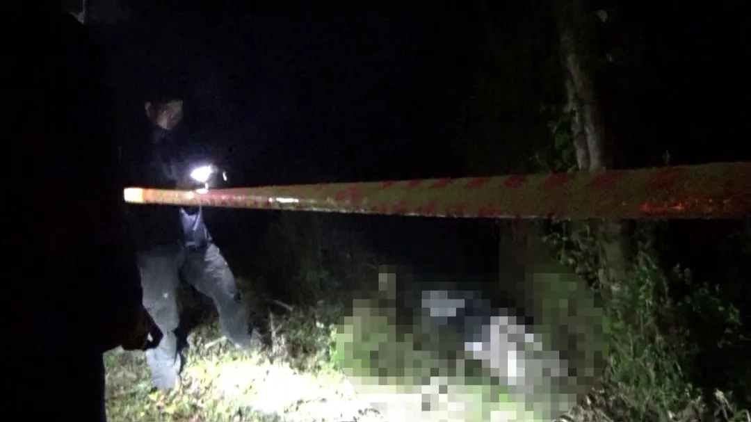 鄭女要求公開戀情，陳明峰竟球棒痛毆，再徒手勒斃對方，租車將屍體載至南投清境山區棄置。（圖／中天新聞）