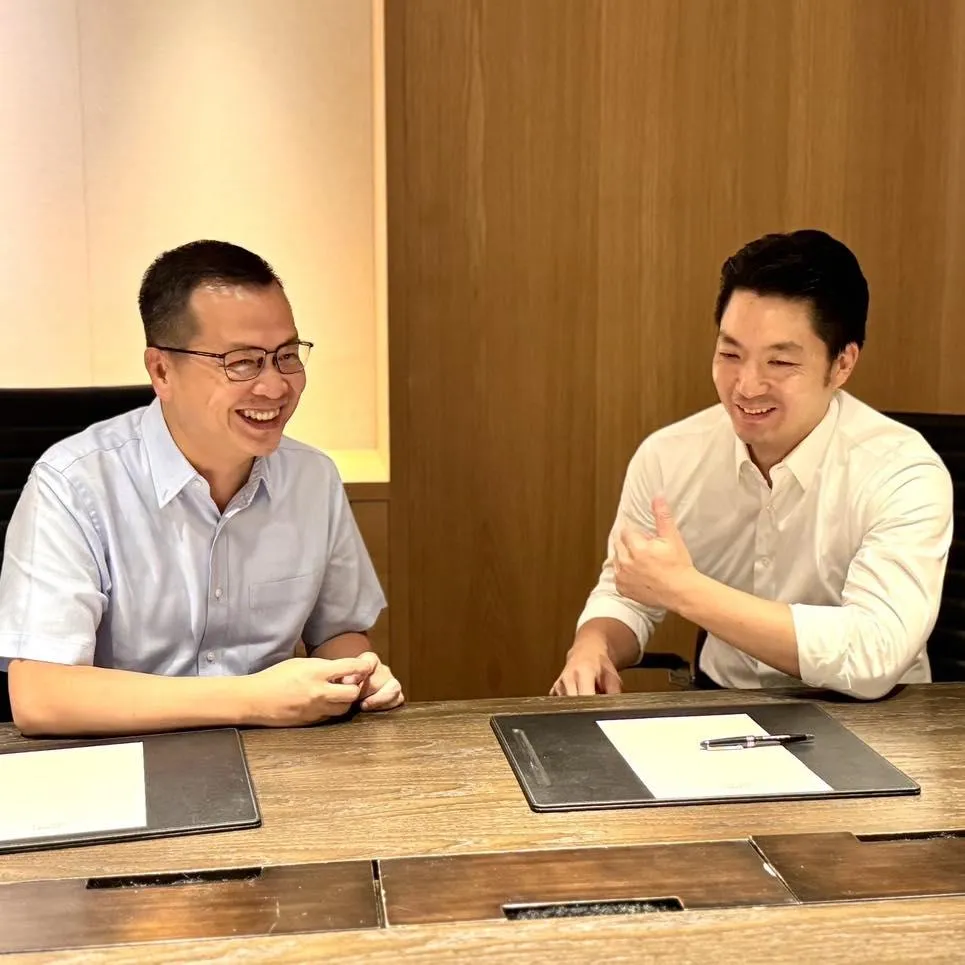 國民黨主席候選人之一羅智強15日晚間PO和台北市長蔣萬安會面的照片。(圖/羅智強臉書)