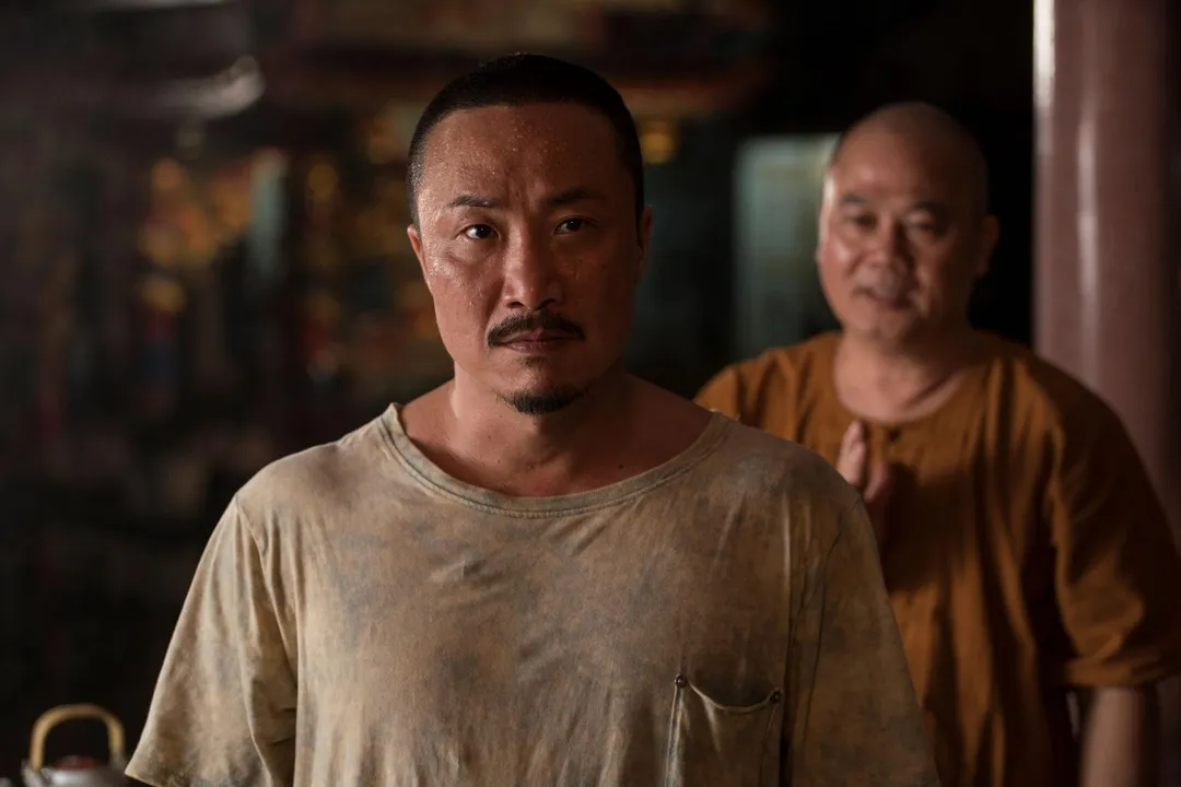 鄭中基拍戲撞鬼，竟被泰國工作人員告知「有阿飄在舔他的腿」。（圖／華映電影 提供）