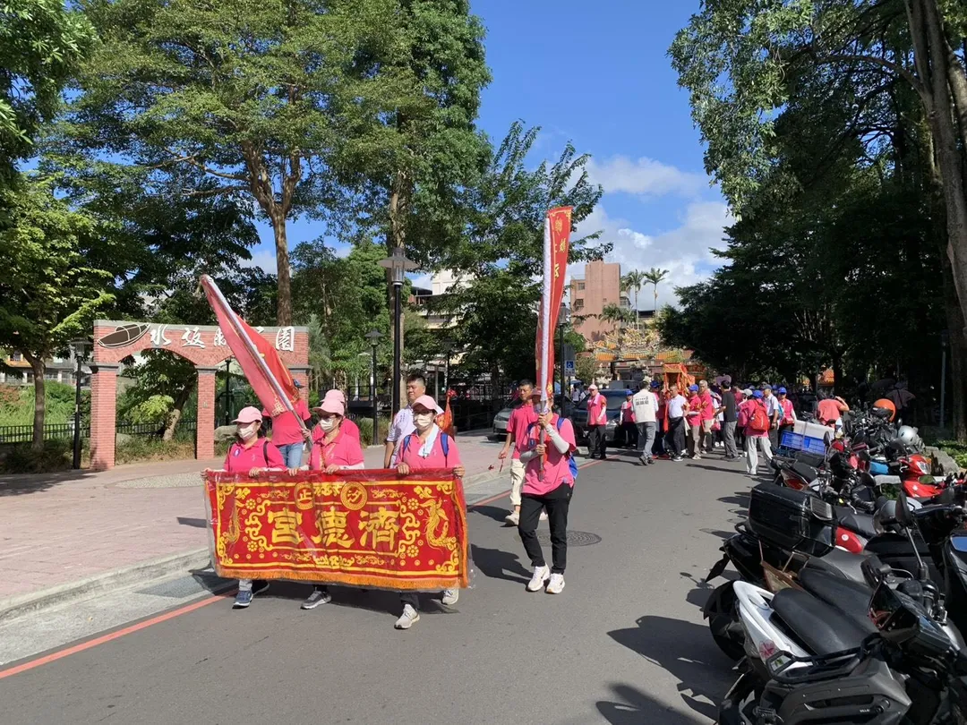「汐止媽」上半年會「松山媽」，下半年會香基隆，是濟德宮兩大行腳活動。（圖／林意欽攝）