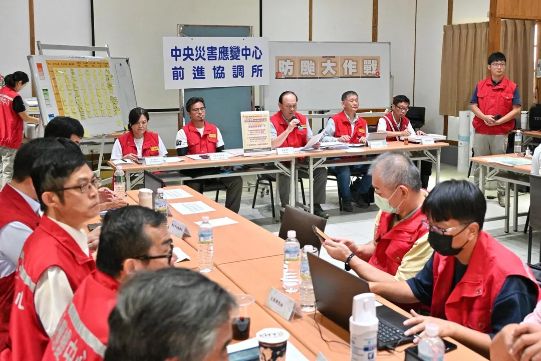 總協調官行政院政務委員季連成說明。（圖／政院提供）