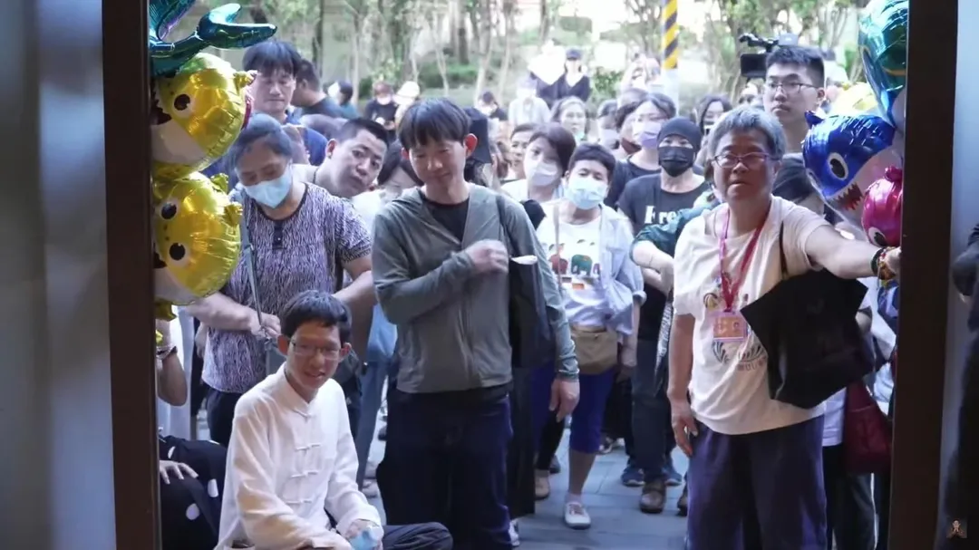 場外也有粉絲發起「為于朦朧討公道」連署活動,希望集結眾人力量,讓真相早日公開。(圖/翻攝自孫腫來了)