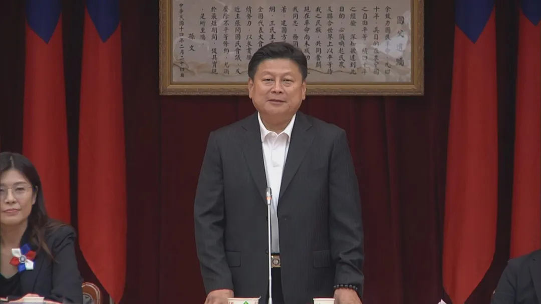 傅崐萁要求卓榮泰提供政院版財劃法的完整試算資料。（圖／中天新聞）