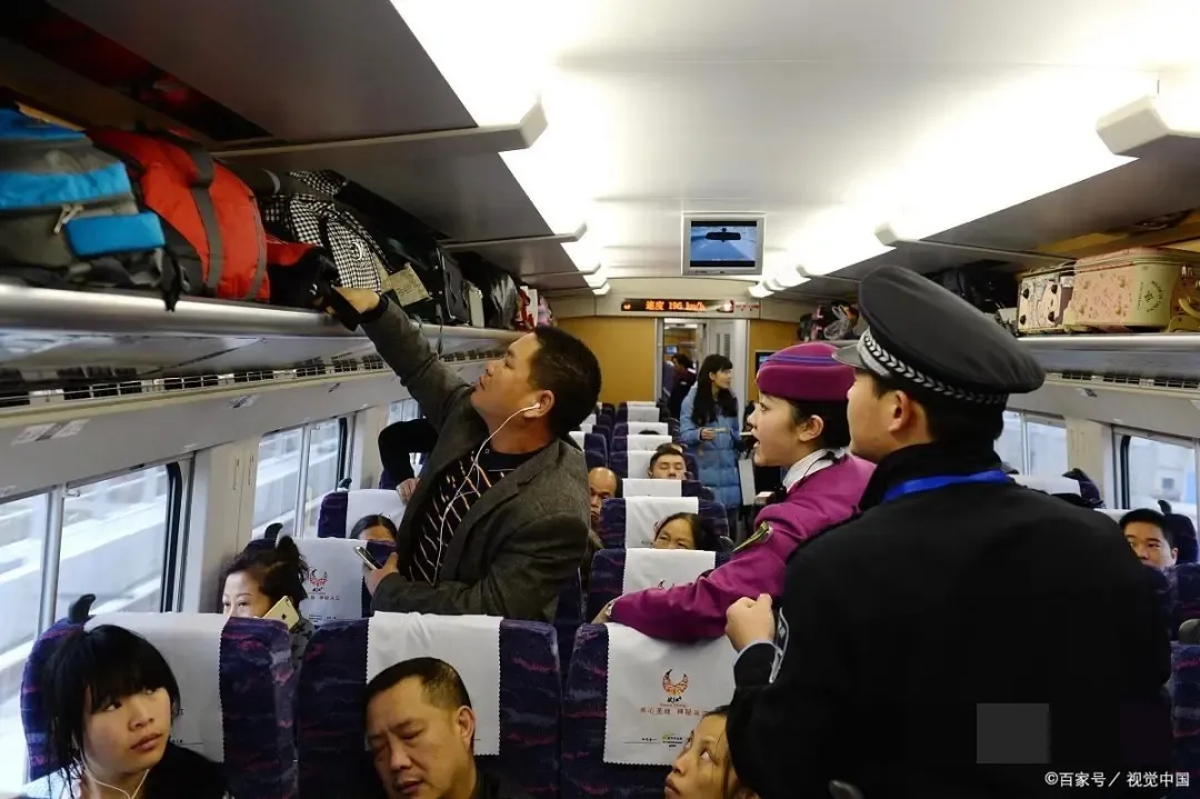 大陸高鐵今年7月推出的「輕裝行」服務，解決旅客出行攜帶行李不便的困擾。（圖／翻攝視覺中國）