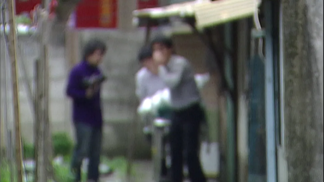 陸配趙岩冰受不了老公賈新民長期家暴，先榔頭擊昏他再以菜刀割喉殺害。（圖／中天新聞）