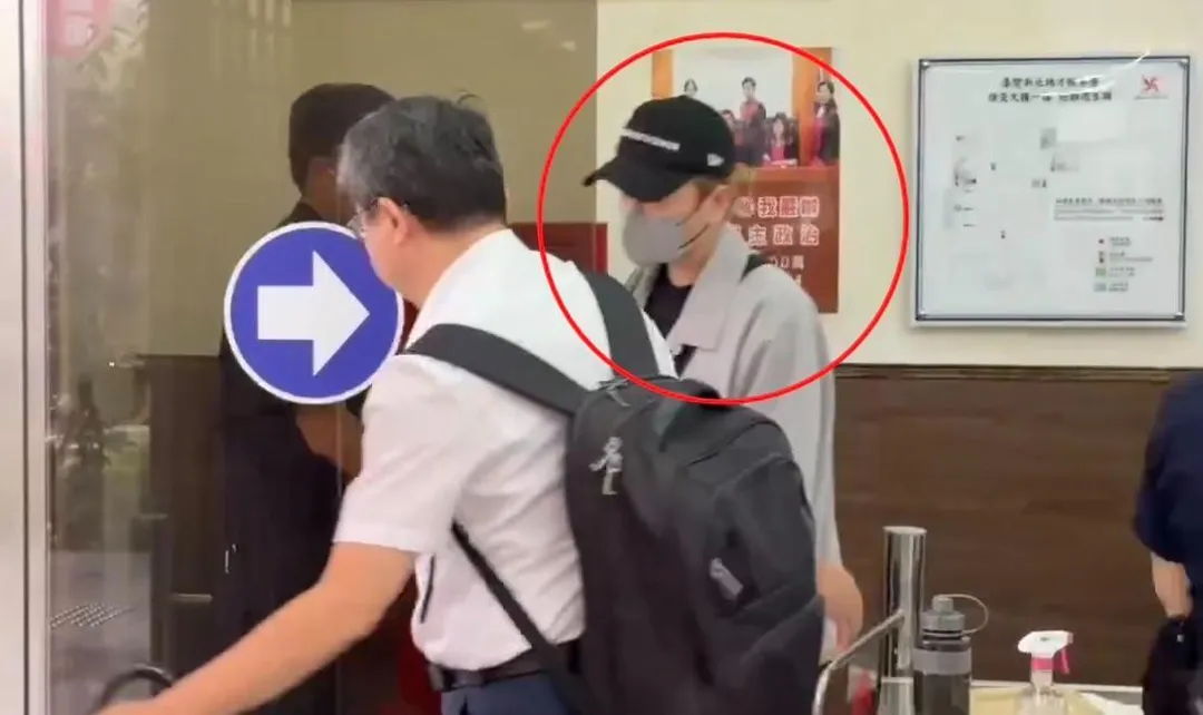 藝人書偉偽造高血壓閃兵，22日清晨在社群平台發文，首度對此事件公開道歉，坦承15年前未經思慮所犯的錯誤。（圖／中天新聞）
