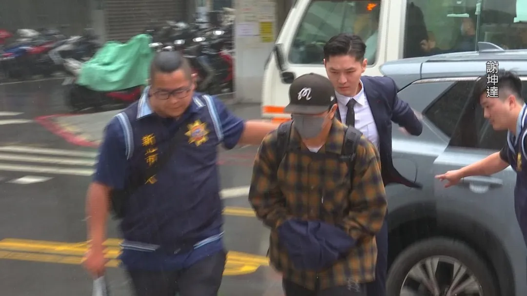 坤達透過經紀公司道歉外，也立即取消工作返台接受調查。（圖／中天新聞）