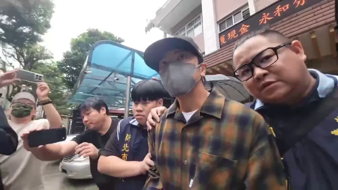 坤達涉閃兵案。（圖／翻攝畫面）