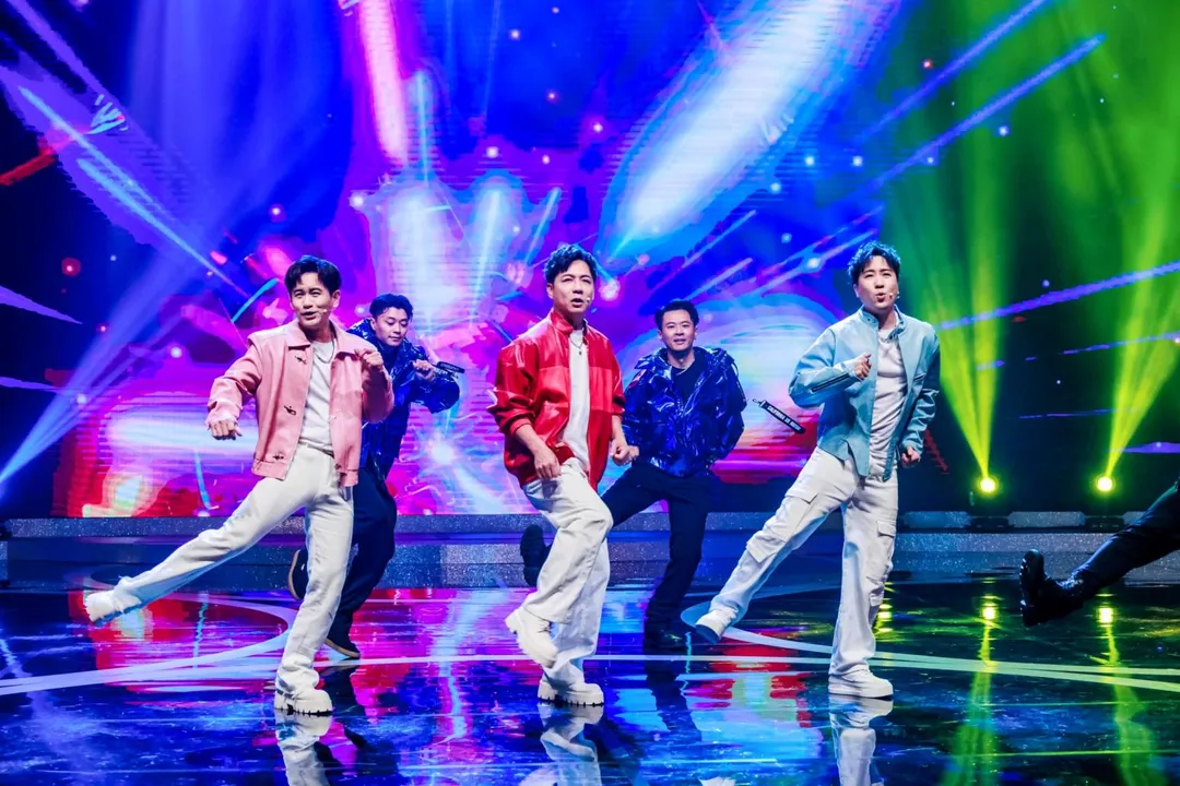 吳俊宏（左起）、陳隨意、沈建豪特別選唱5566的經典曲〈無所謂〉。（圖／中視提供）