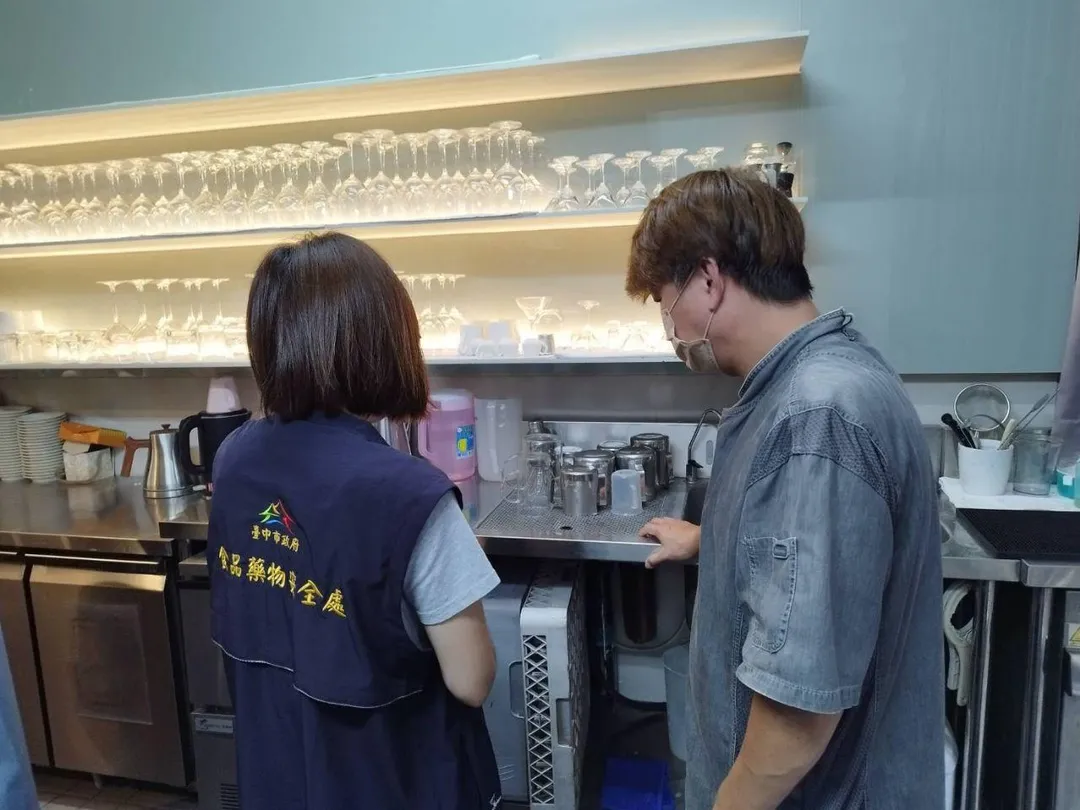 食安處前往店家稽查。(圖/食安處提供)