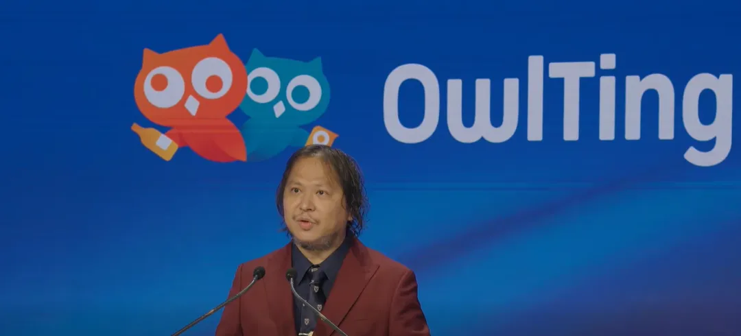 圖為奧丁丁集團母公司OBOOK Holdings Inc.10月16日正式在納斯達克掛牌上市,執行長王俊凱發表談話。(圖取自奧丁丁新聞臉書)