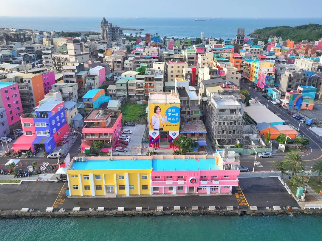 國民黨立委柯志恩今在旗津舉辦首波市長看板發布會。（圖/柯志恩辦公室提供）