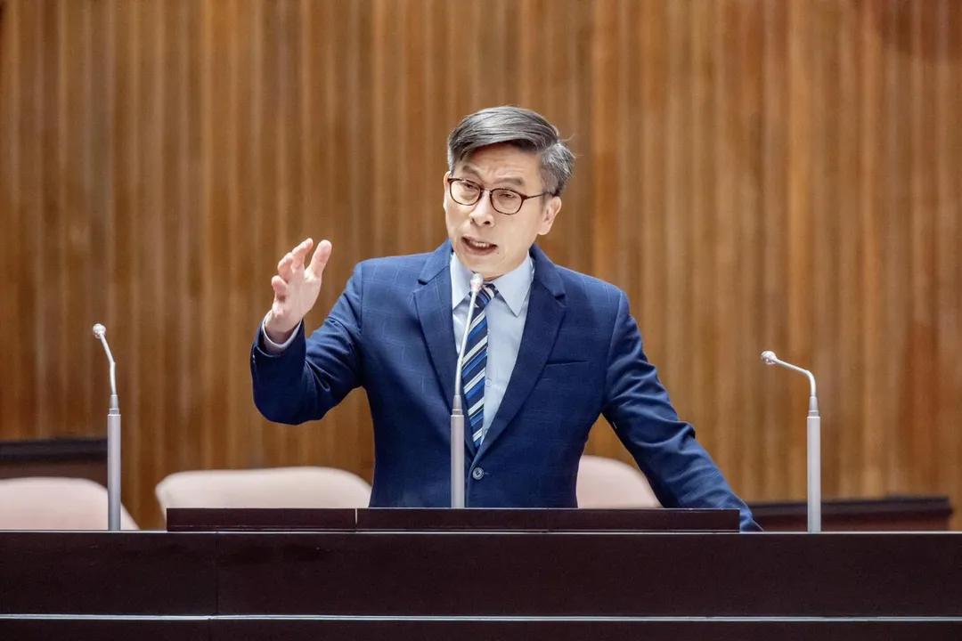 民進黨立委鍾佳濱。（圖取自鍾佳濱臉書）