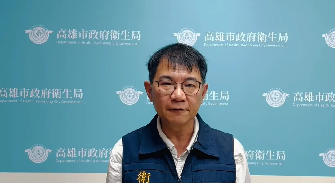 高雄市衛生局副局長潘炤穎說明，針對嘉里大榮祭重罰的原因。（圖／高雄市衛生局提供）