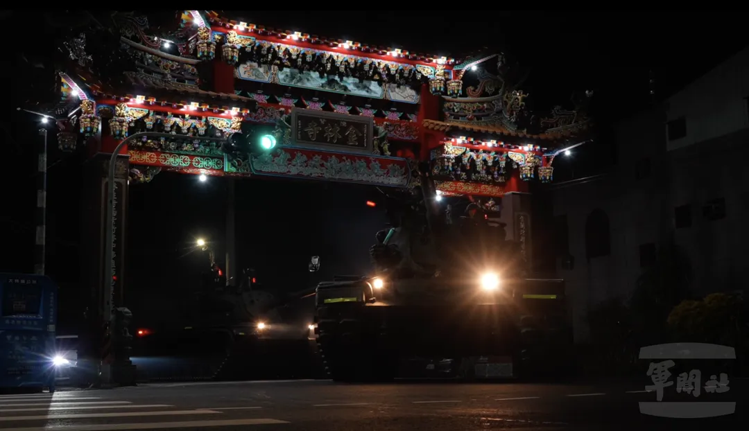 第234旅CM11戰車夜間機動。(圖/軍聞社)