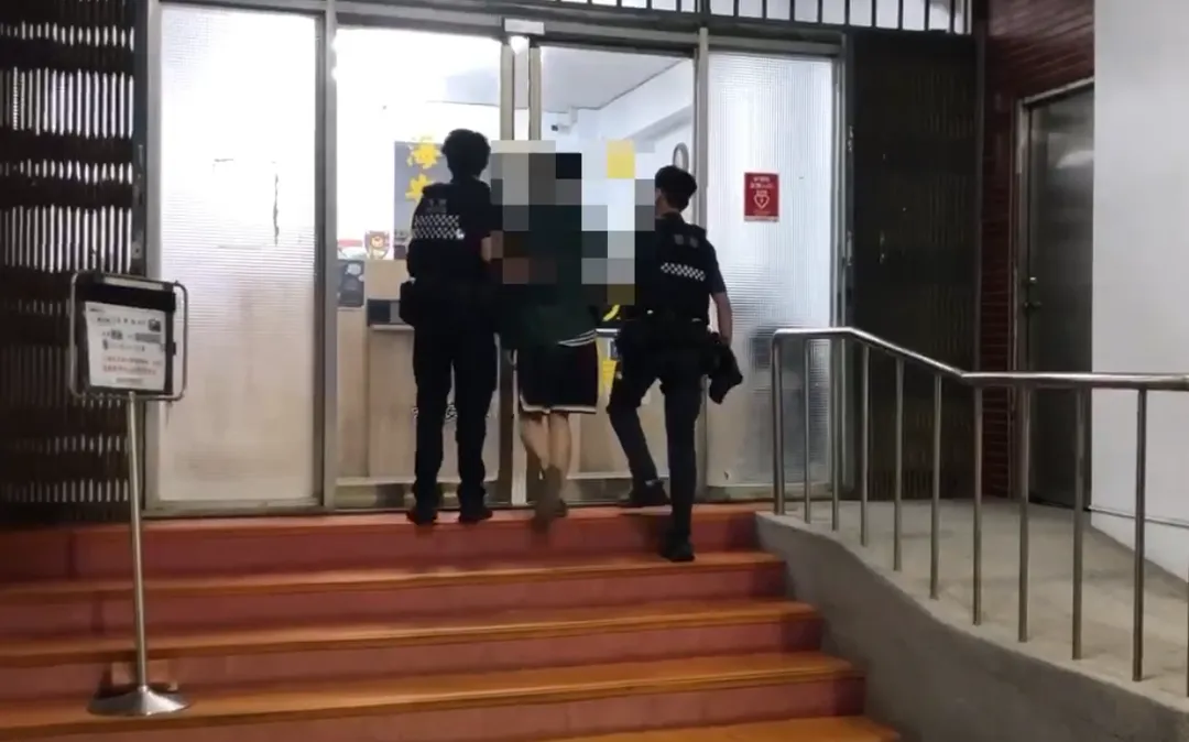 警方將何男帶返所釐清案情後，全案依刑法妨害秘密罪嫌移送偵辦。（圖／翻攝畫面）