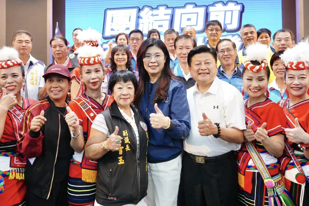 鄭麗文26日赴花蓮參加國民主席選戰後的第一場團結大會。(圖/傅崐萁辦公室提供)