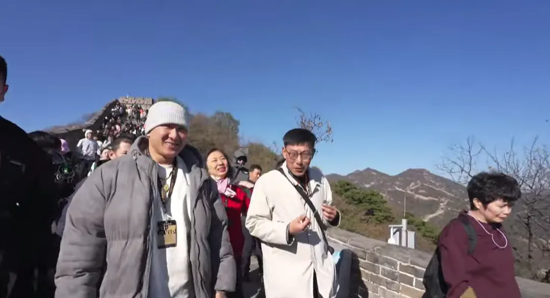 館長遊覽八達嶺長城。(圖/翻攝YT「館長惡名昭彰」)