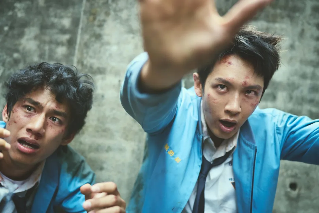 柯震東（右）與朱軒洋（左）在片中飾演魯蛇死黨，卻發現「功夫」背後的大祕密。（圖／麻吉砥加&nbsp;提供）