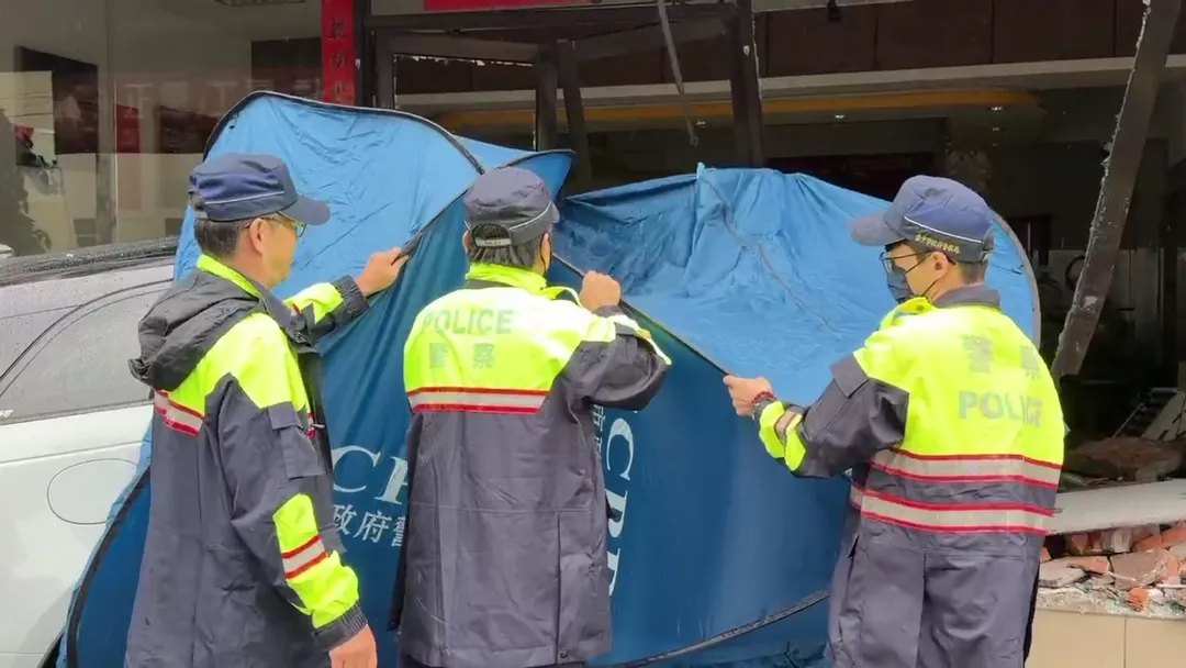 警方趕來處理。（圖／翻攝畫面）