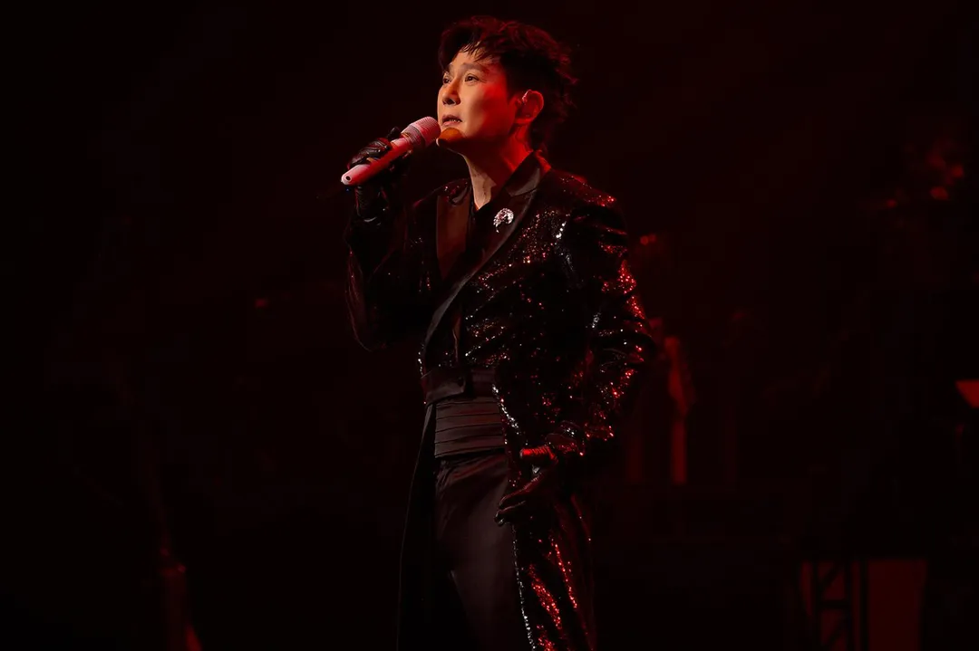 「情歌王子」張信哲《未來式Our Story》世巡第101場於日前在加拿大溫哥華開唱。(圖/潮水音樂 提供)