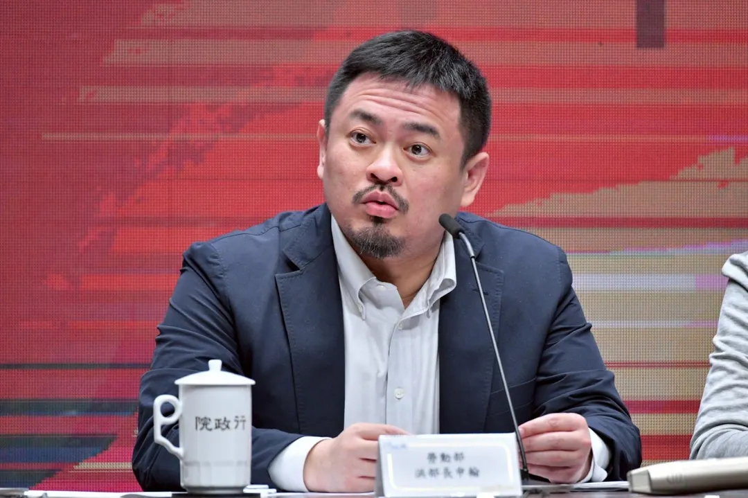 勞動部長洪申翰。(圖/行政院提供)