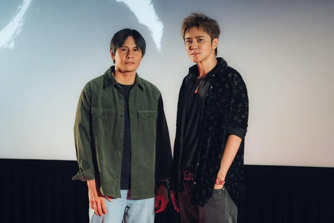 羅志祥(左)與導演鄔鶴宏(左)合作〈做伙〉MV。(圖/華納音樂提供)