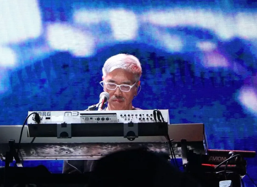 62歲的屠穎作品累積逾千,華語樂壇的經典歌曲泰半出自他的手筆。(圖/翻攝自Facebook@ Max Tu)