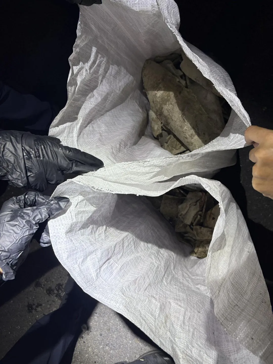 雖然男子不是棄屍，但還是違反廢棄物清理法，被警方移送法辦。（圖／警方提供）