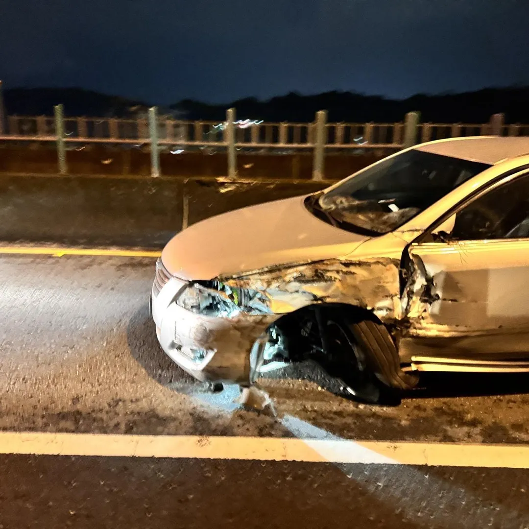 台62線發生一起逆向車禍事故,肇事駕駛還肇逃,員警找到他時發現竟然是第4度酒駕上路。(圖/警方提供)