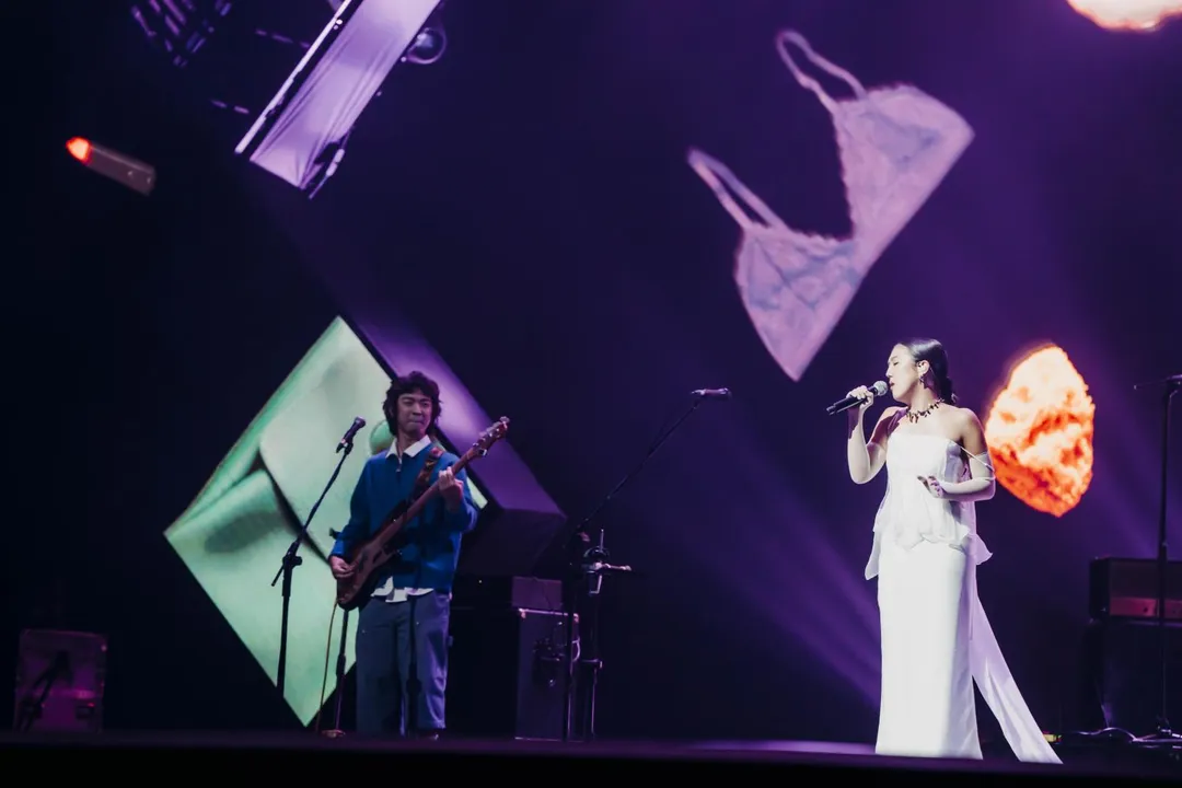 新科金曲歌后李竺芯與金曲樂團百合花首次攜手合作。（圖／文化部影視及流行音樂產業局、必應創造 B'in Live 提供）