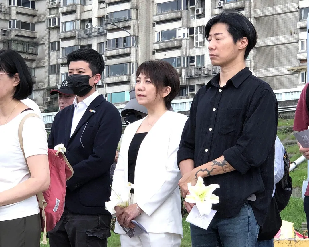 范雲等綠營人士也曾前往馬場町悼念。（圖／范雲臉書）