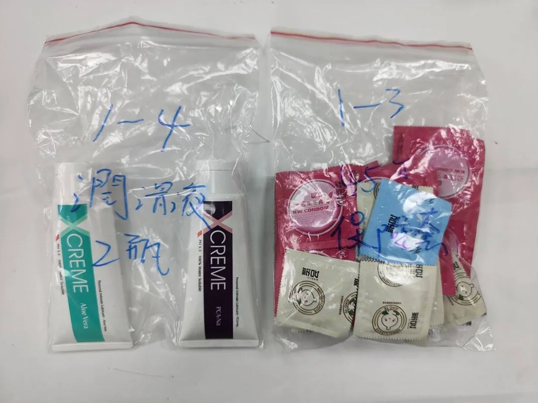 中壢分局警方破獲天道盟同心會成員，強逼未成年少女賣淫集團，查獲供應非法賣淫工具。（圖／警方提供）