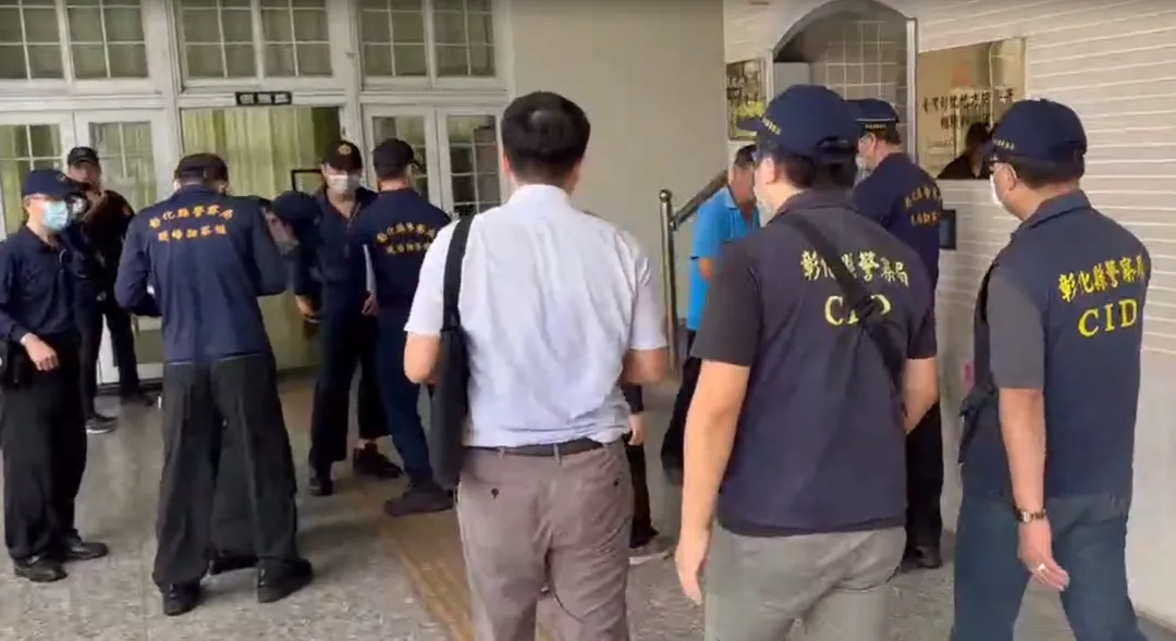 彰化地檢署檢察官今（10）日將會同法醫，於彰化殯儀館進行相驗，以釐清詳細死因及事發原因。（圖／中天新聞）