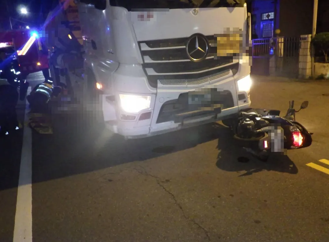 台中大雅區發生一起砂石車擦撞機車騎士車禍,79歲機車騎士送醫搶救不治。(圖/警方提供)
