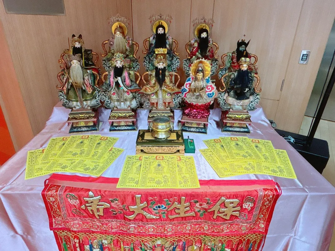 濟安宮於108年辦理東遷百年五朝清醮時,特別邀請國寶級紙藝師傅李清榮。(圖/新北市府)