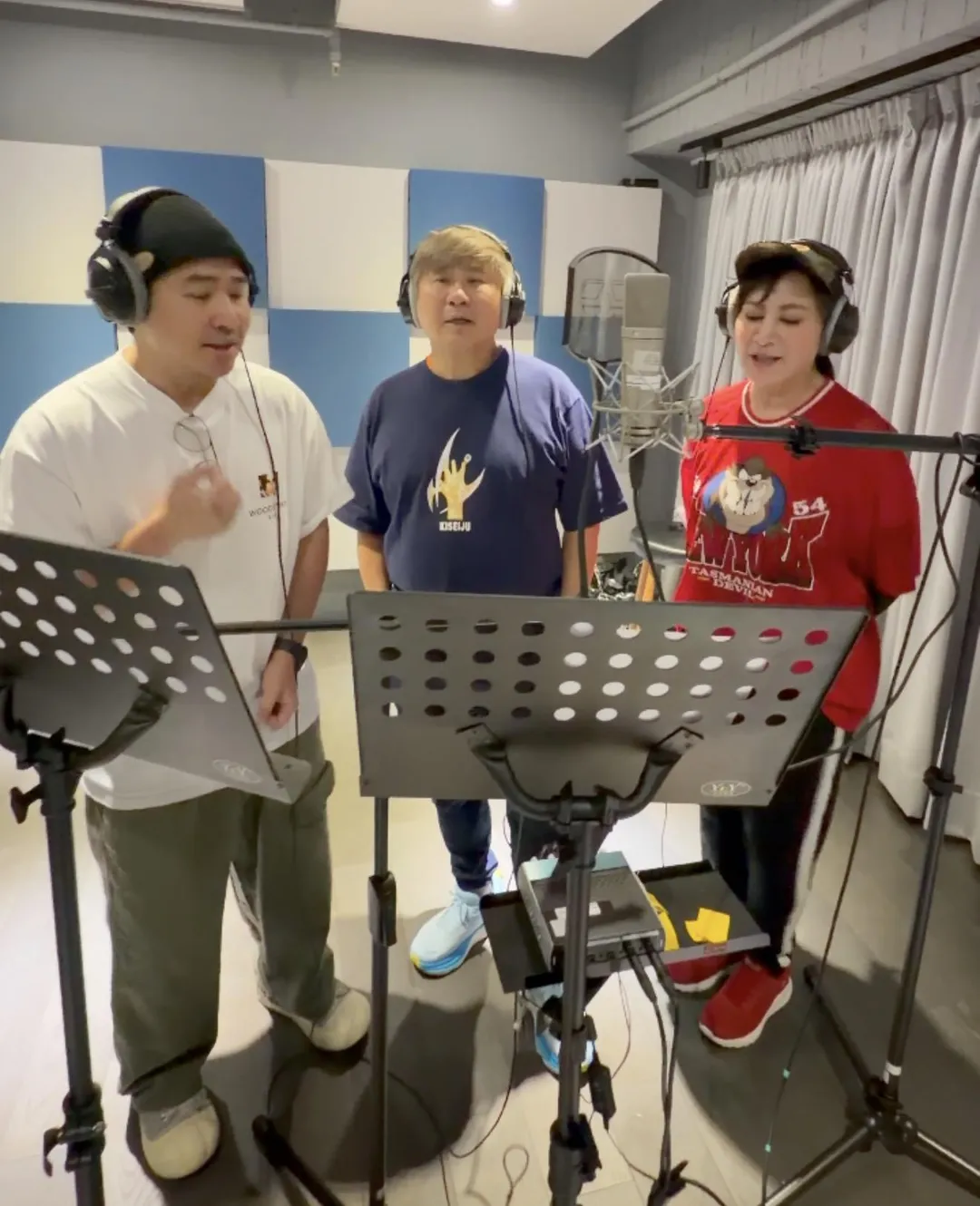 歐弟（左起）、胡瓜、陳亞蘭親自配唱《週末最強大》主題曲。（圖／華視、緯來提供）