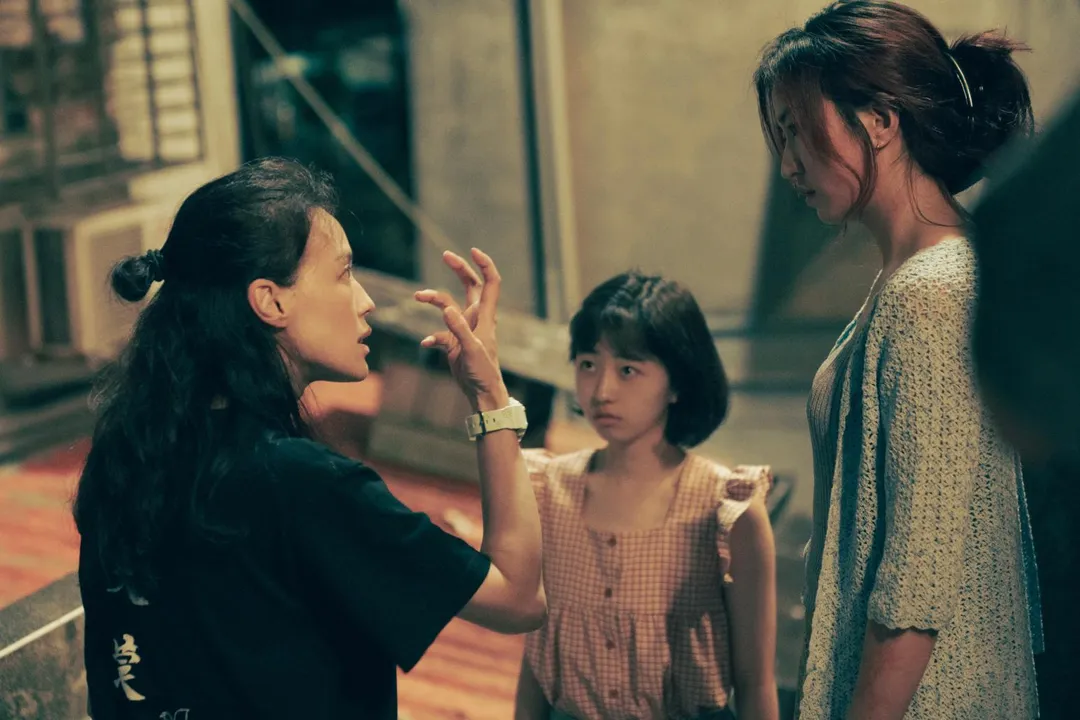 舒淇將帶著主演9m88（右）及白小櫻（中）出席《女孩》在新加坡國際影展的開幕場。（圖／甲上娛樂 提供）