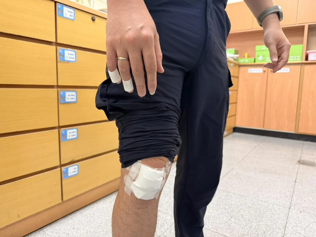 黃嫌使用螺絲起子不斷反抗,導致執勤員警手腳擦挫傷,所幸雙方傷勢均無大礙。(圖/警方提供)