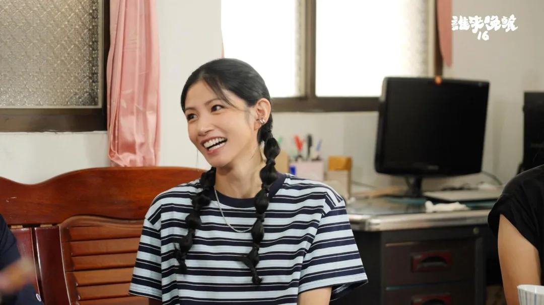 李千娜與演員老公黃尚禾為輪班制夫妻，在節目中分享育兒經。（圖／公共電視 提供）