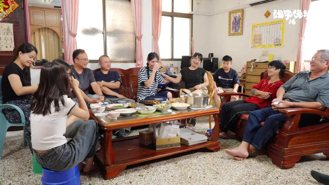 李千娜曾是921地震的受災戶,想起對於地震的恐慌忍不住又紅了眼眶。(圖/公共電視 提供)