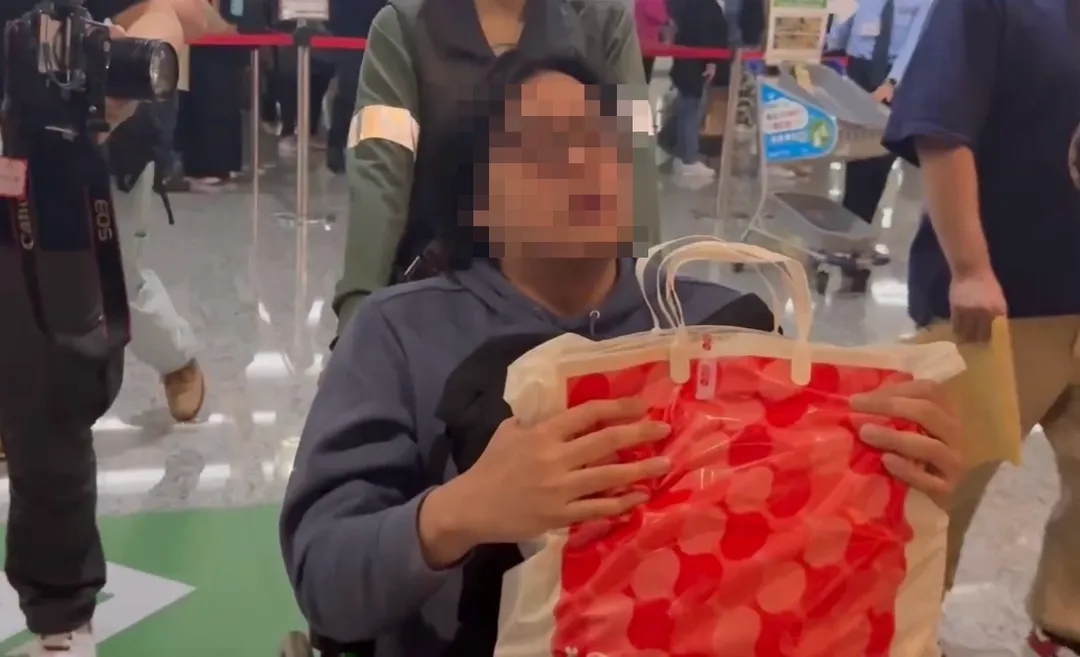 陳姓男子返國在桃園機場遭逮。（圖／翻攝畫面）