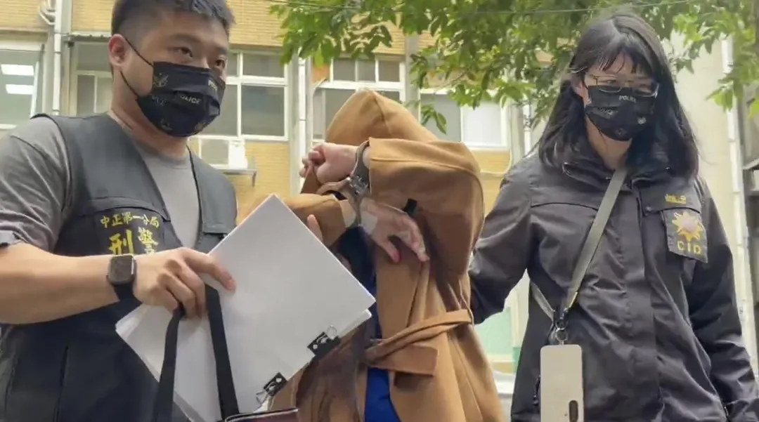 知名麻辣鍋店闆娘涉助詐團洗錢遭逮移送北檢。(圖/翻攝畫面)