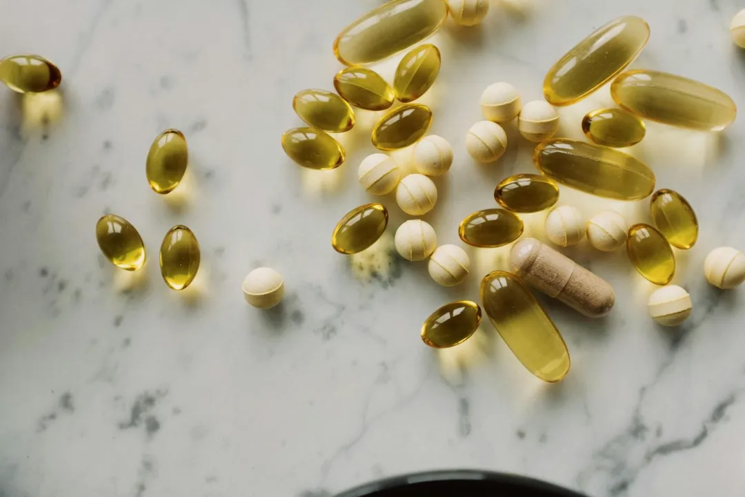 美國一項為期5年的研究發現，每天補充2000IU維生素D，可降低發生嚴重癌症。（示意圖／Pexels）