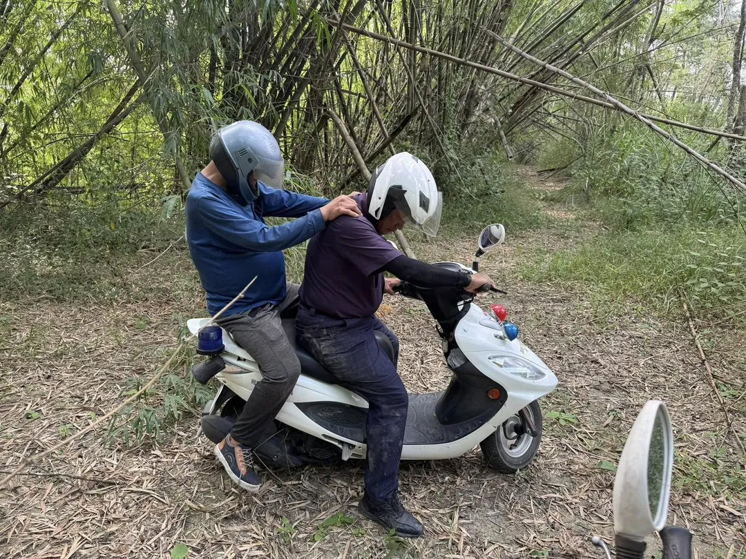 鄭男順利獲救。(圖/警方提供)