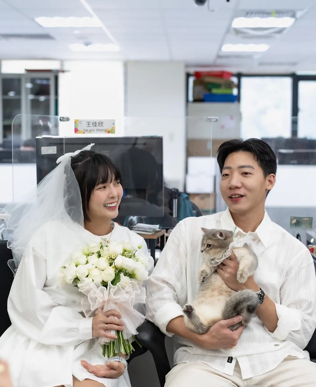 黃沐妍於10月中旬完成結婚登記。(圖/翻攝黃沐妍-小豬 臉書)
