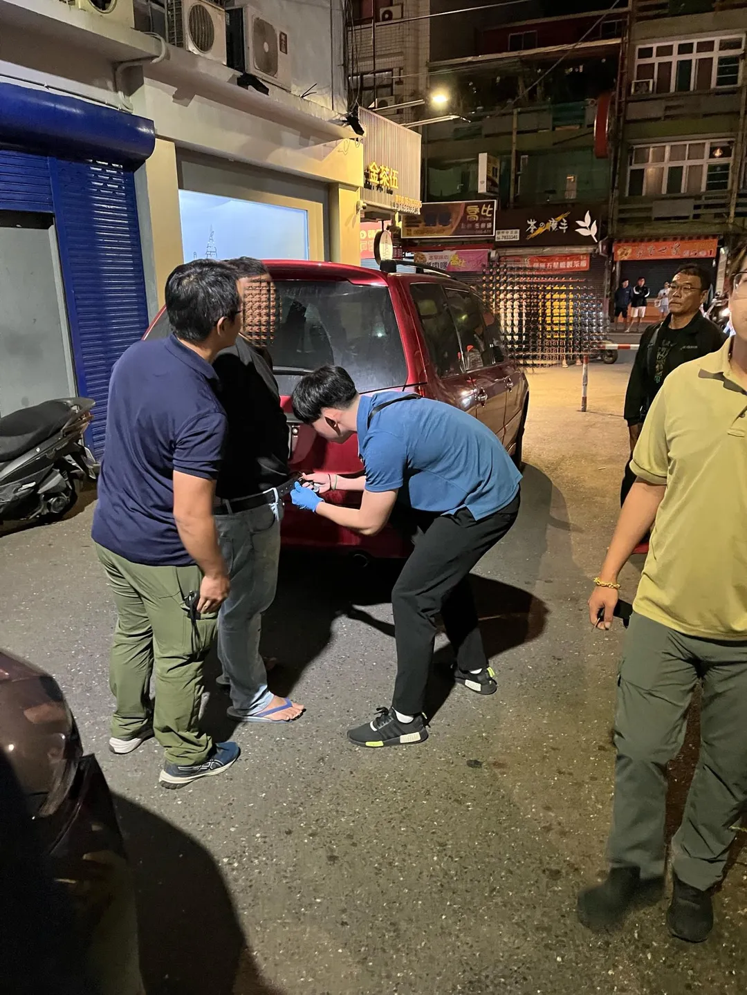 警方根據監視器，在案發12小時內逮捕開槍的莊男。（圖／警方提供）