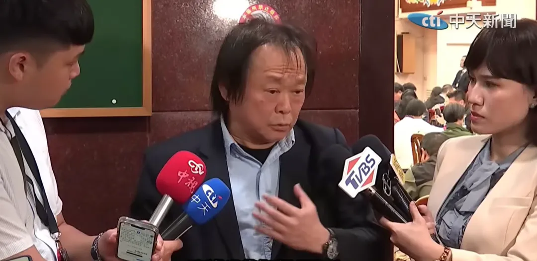 沈政男認為王世堅也是學習對象。(圖/中天新聞)